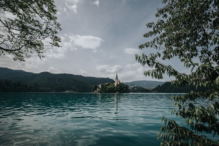 Discover the Refreshing Sensation at Lake Toba