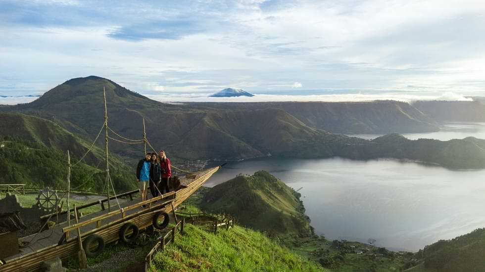 Lake Toba Tour: Wildlife and Bird Watching