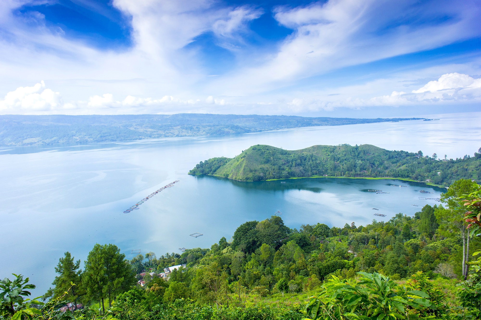 Embark on an Unforgettable Journey: Discover the Magnificence of Lake Toba with Tobatransporter.com