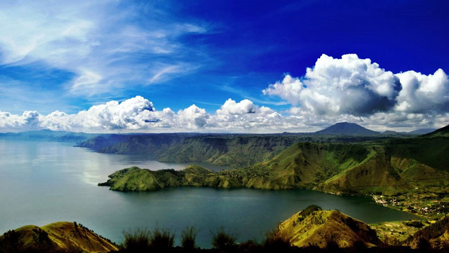 Beyond the Shores: Lake Toba Tours with Tobatransporter.com