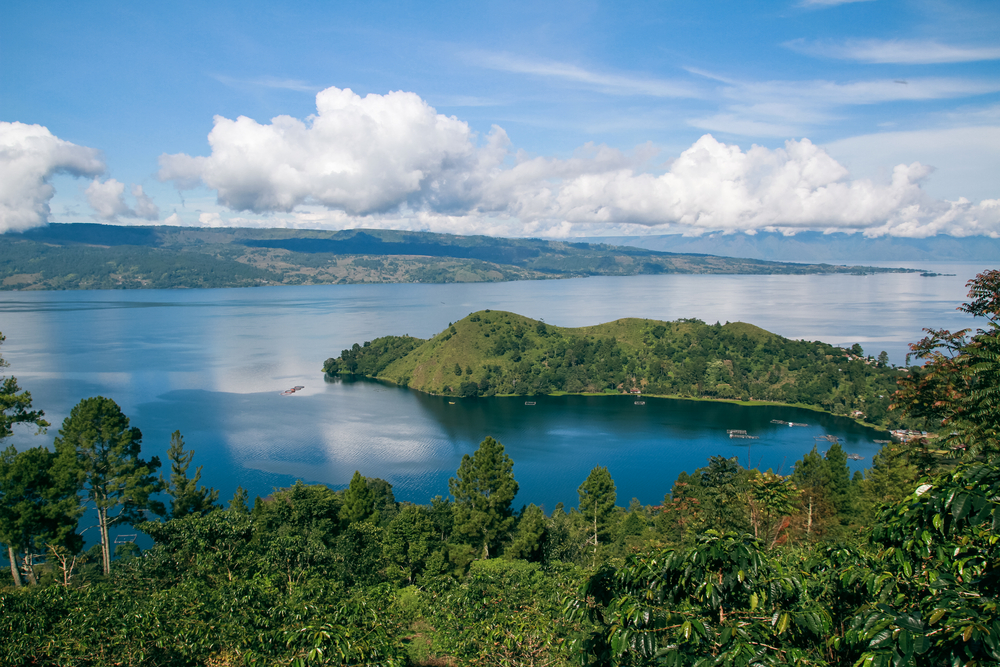 Lake Toba Tour: Sumatra's Pristine Beauty Unveiled