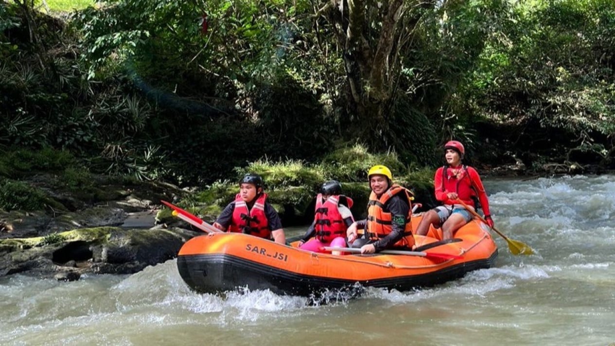 Rafting Adventure on the Wampu River: Medan - Lake Toba Tour