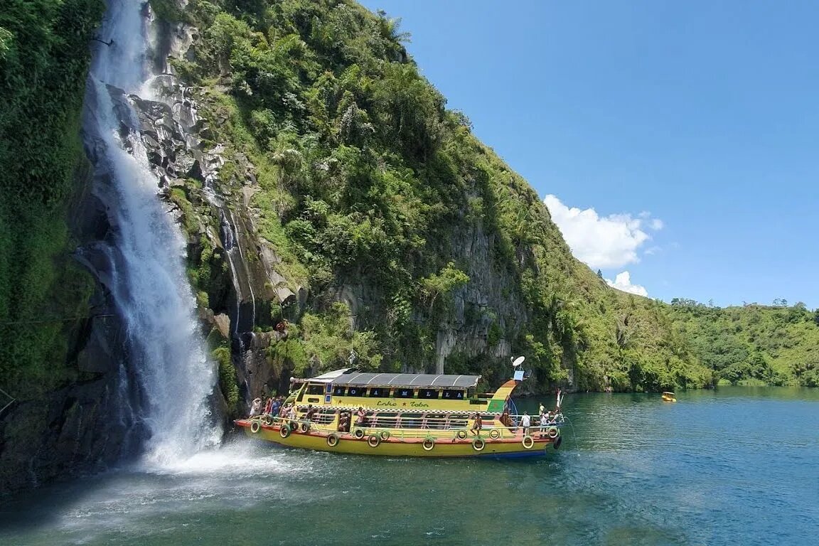 Exploring the Wonders of Medan and Lake Toba with Tobatransporter.com