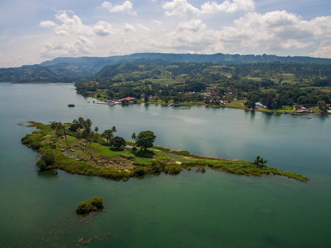 Lake Toba Tour: Exploring Samosir and Surrounding Islands