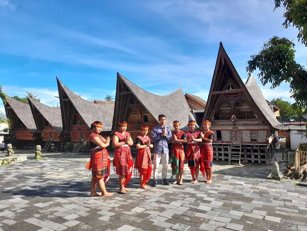 Top Attractions for a Memorable Medan Tour Experience